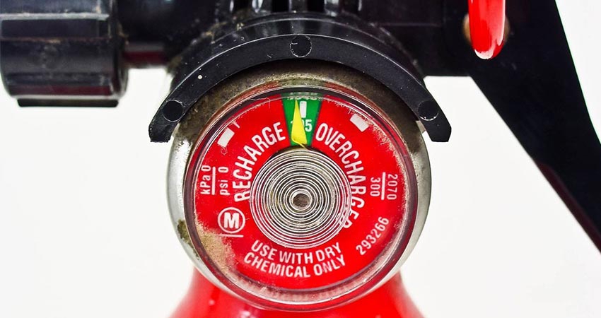 زمان مناسب بازرسی و شارژ کپسول آتش نشانی